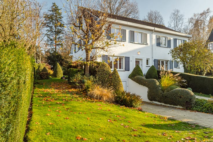 Between Sainte-Alix and Stockel – Renovated semi-detached ho