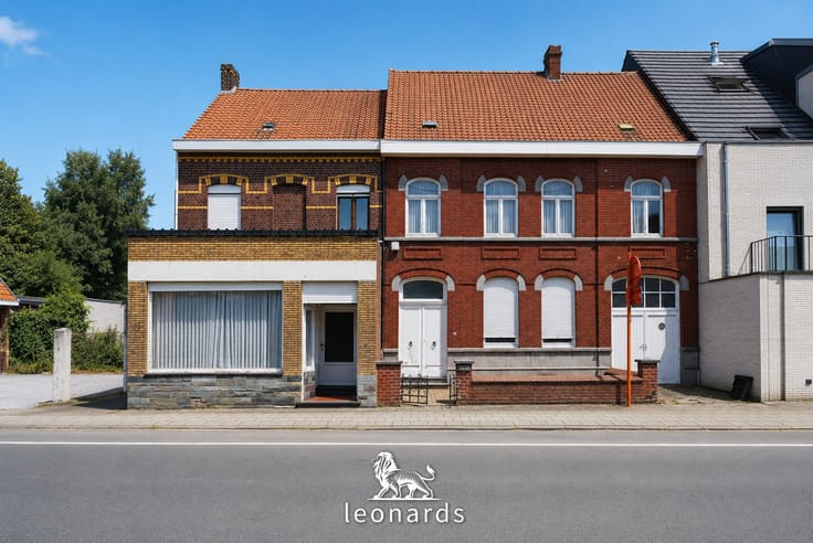 Super interesting renovation project with warehouse