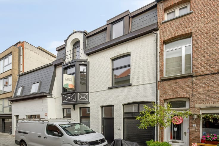 Spacious home, 6 bdrms & 2 bthrms, in Mechelen with garden!