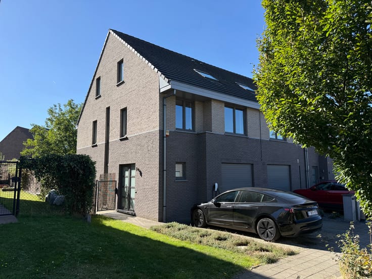 MAISON 3 FACADES - 4 CHAMBRES - JARDIN SUD