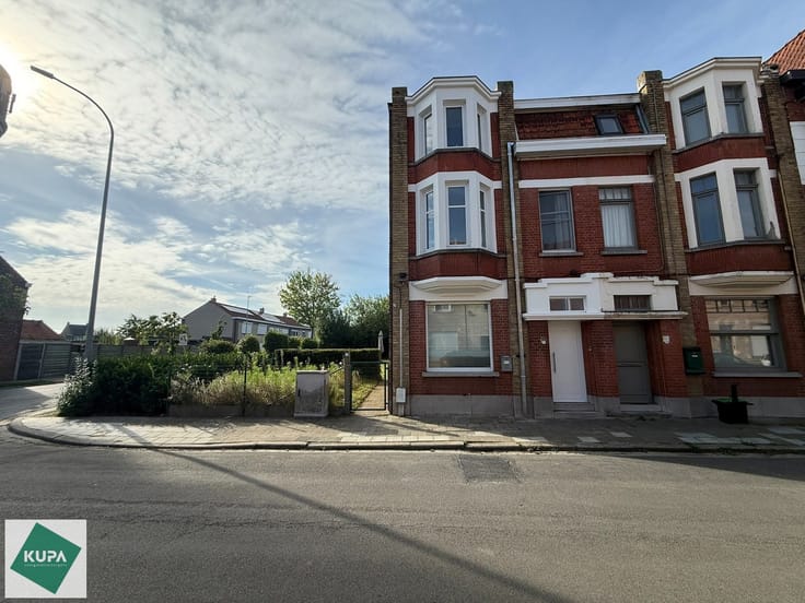 Karaktervolle woning met tuin te koop in centrum Izegem