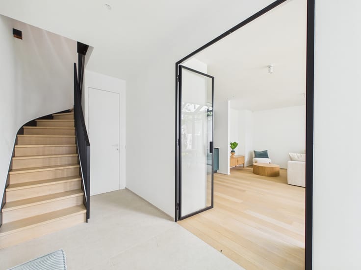 Botanique | Brand-new house tucked away inside a city block!